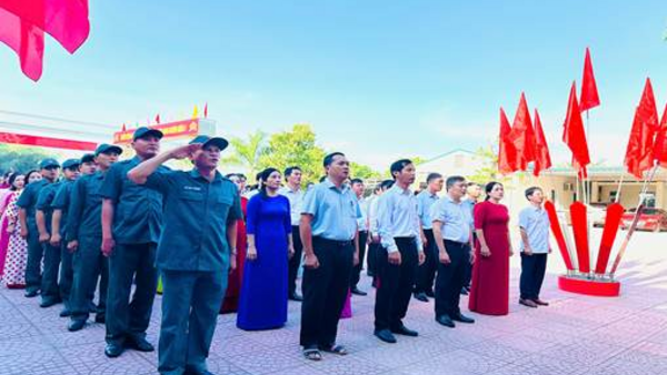 Xã Phước Giang tổ chức Lễ chào cờ đầu tháng 9